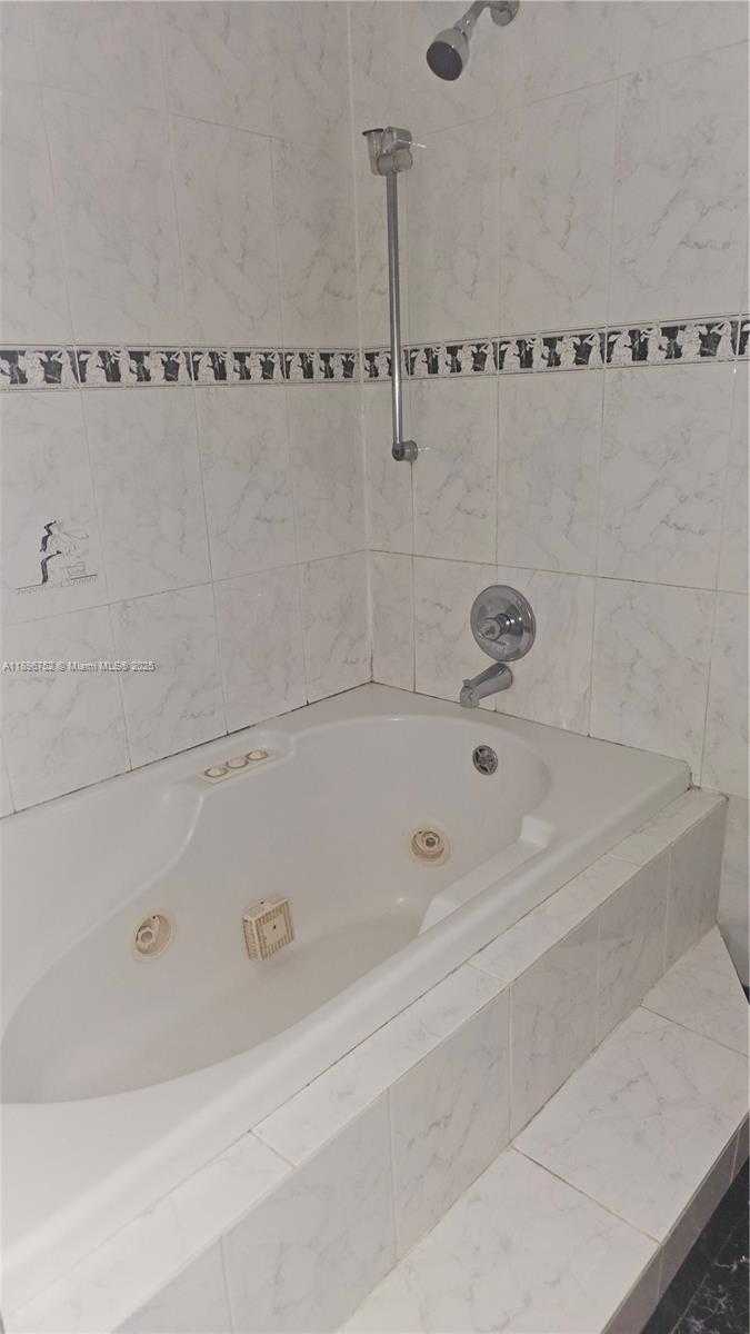 Small Image of 290 174TH ST #1905, Sunny Isles Beach Number 26