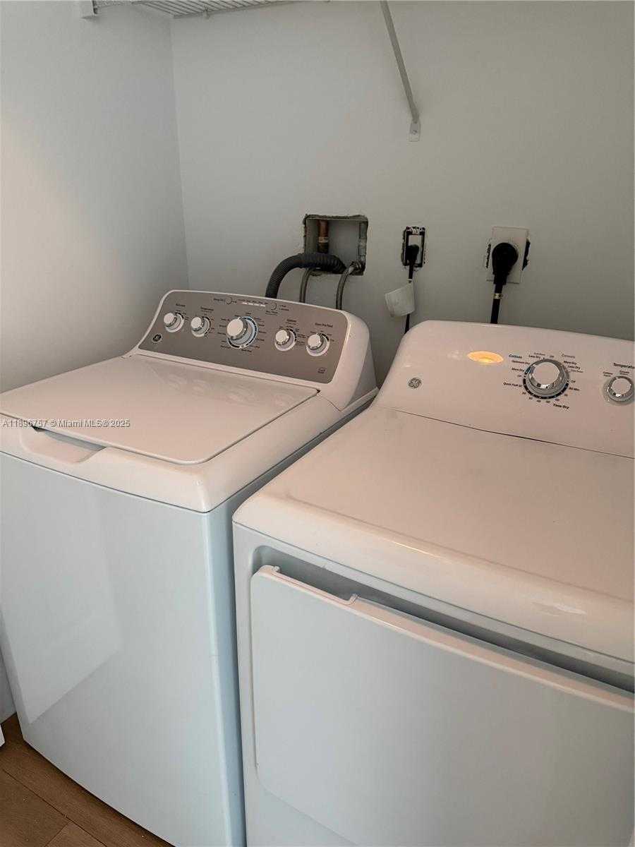Small Image of 1250 SOUTH MIAMI AVE #1407, Miami Number 11