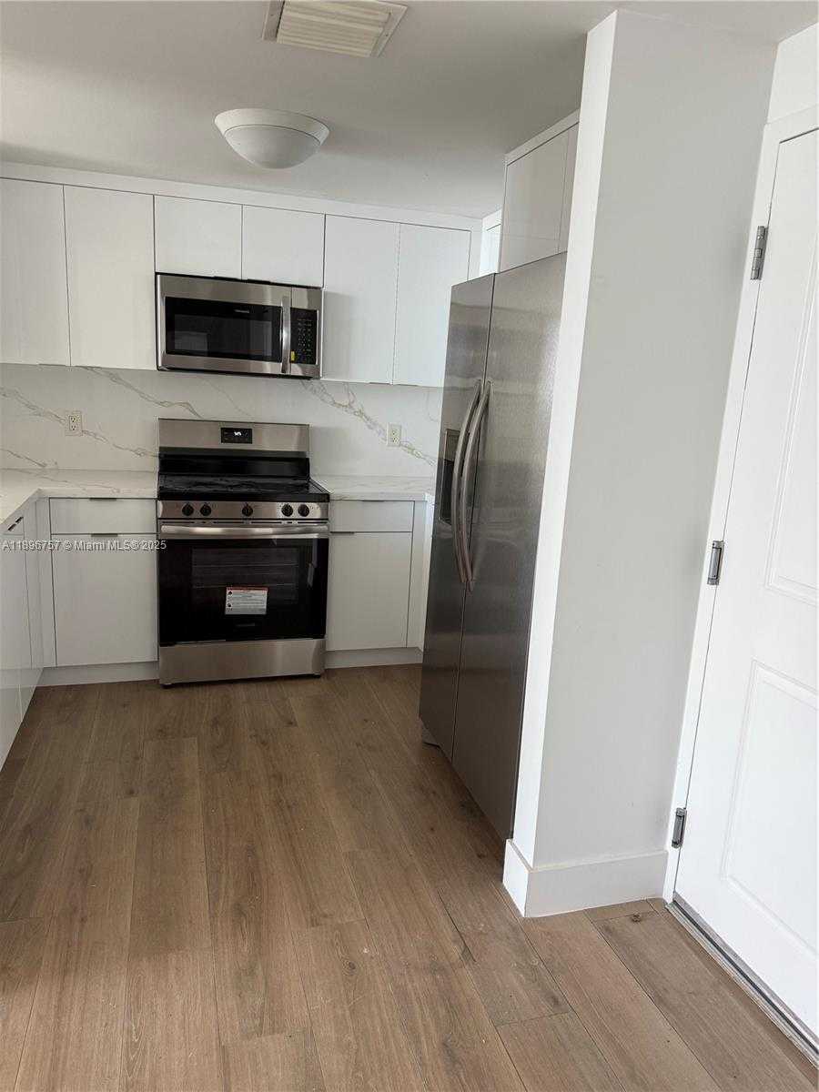 Small Image of 1250 SOUTH MIAMI AVE #1407, Miami Number 3