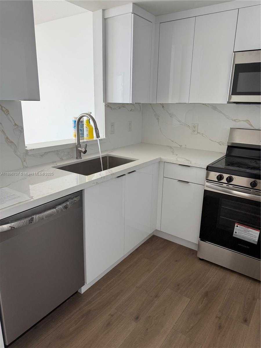 Small Image of 1250 SOUTH MIAMI AVE #1407, Miami Number 4
