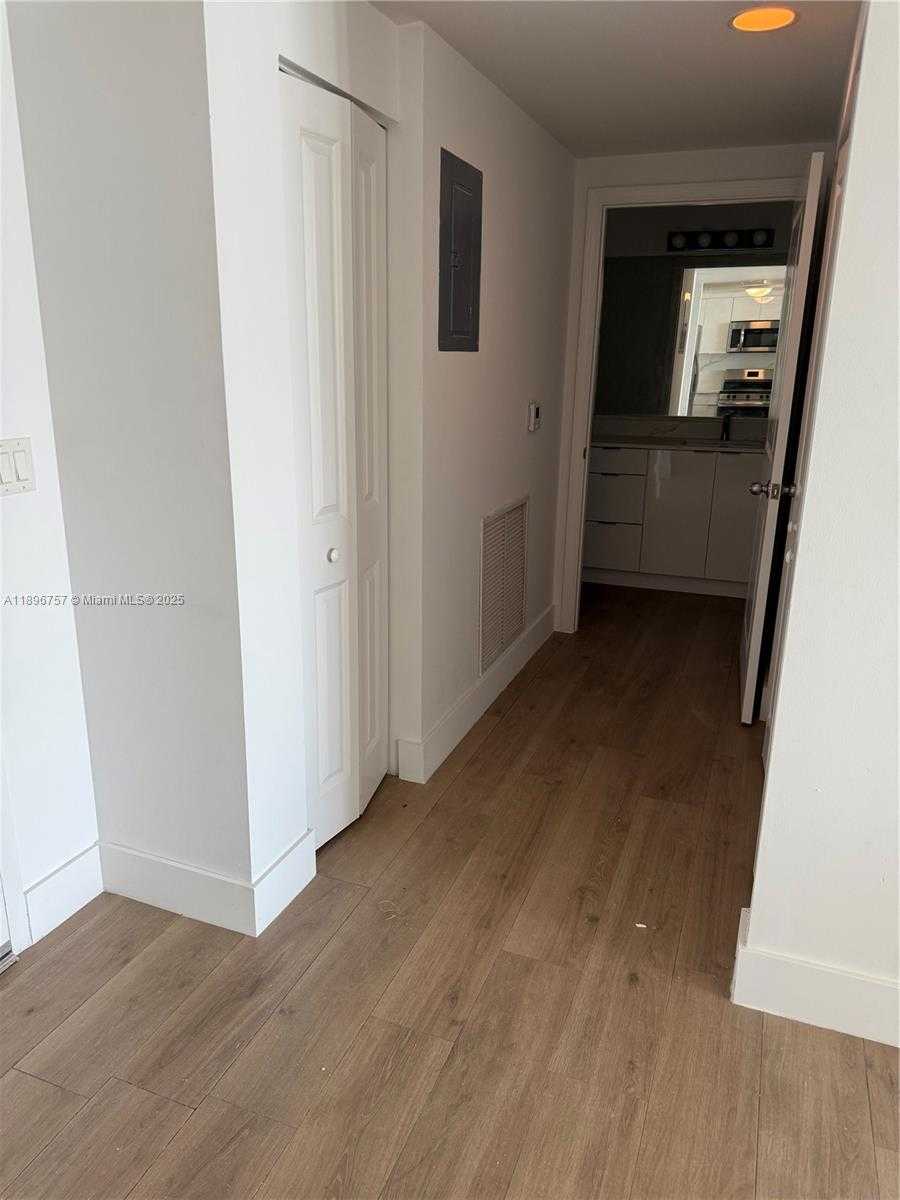 Small Image of 1250 SOUTH MIAMI AVE #1407, Miami Number 9