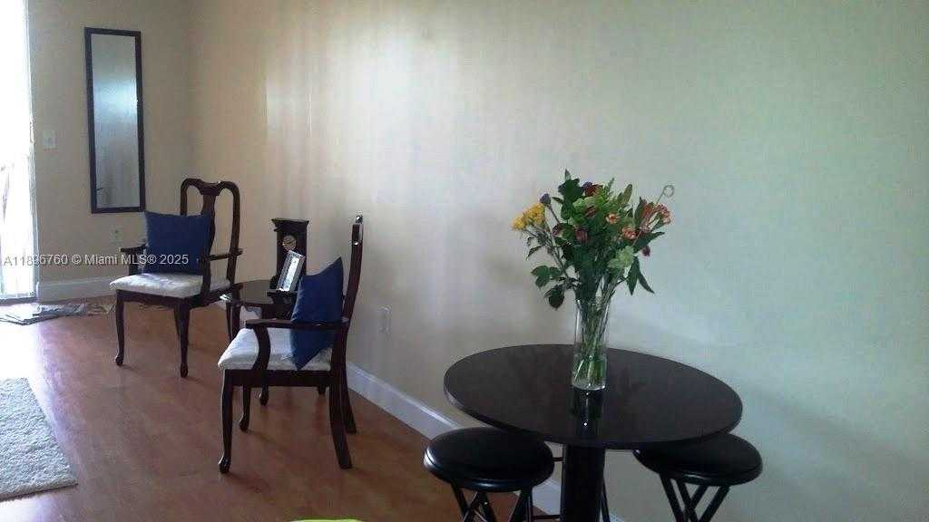 Small Image of 8373 LAKE DR #301, Doral Number 3