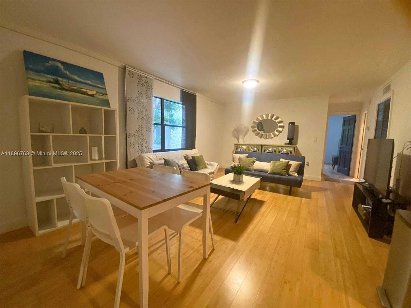 Small Image of 753 MICHIGAN AVE #2B, Miami Beach Number 2
