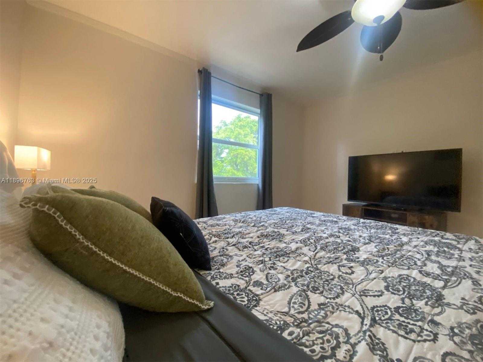 Small Image of 753 MICHIGAN AVE #2B, Miami Beach Number 20