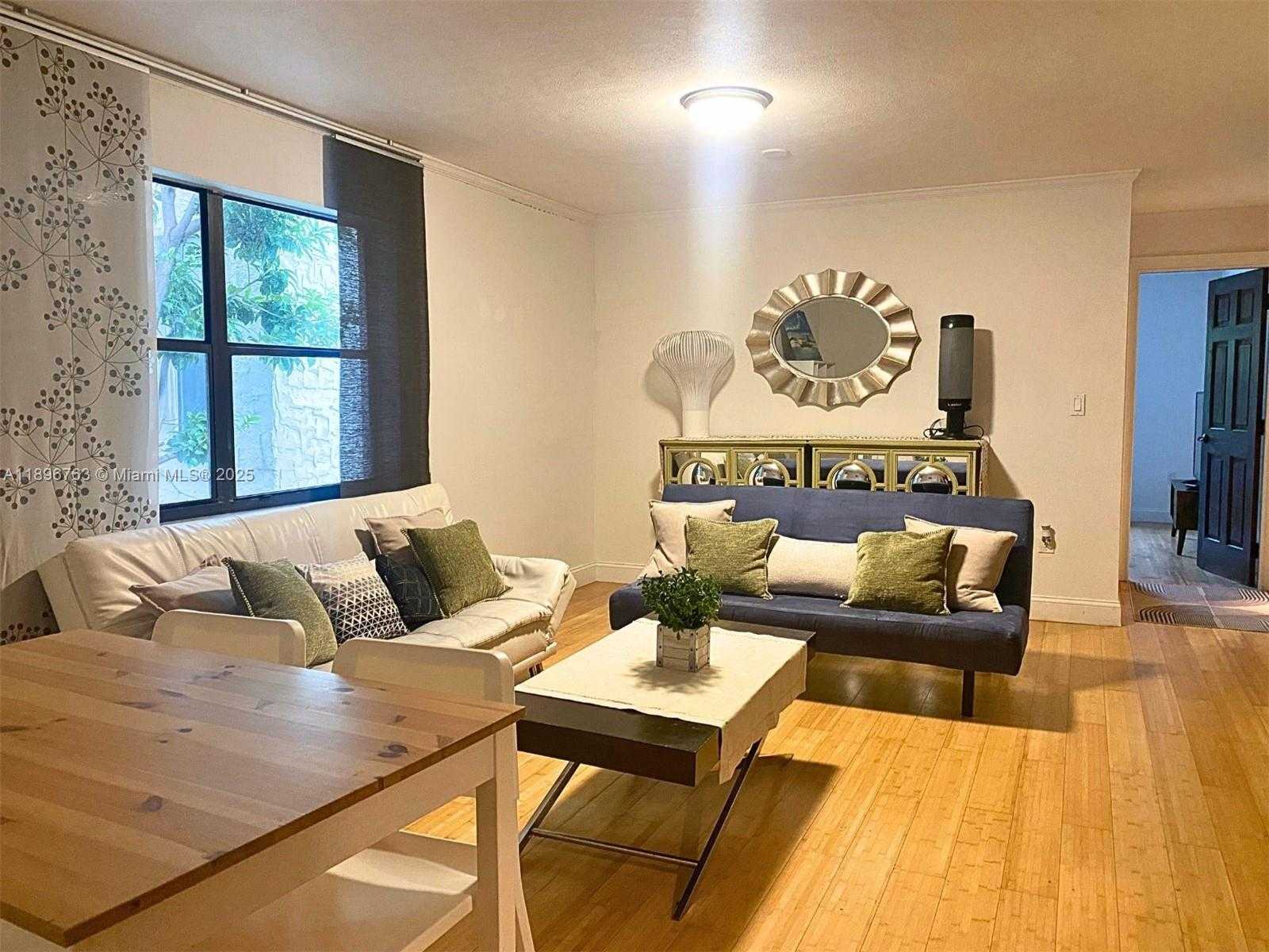 Small Image of 753 MICHIGAN AVE #2B, Miami Beach Number 3