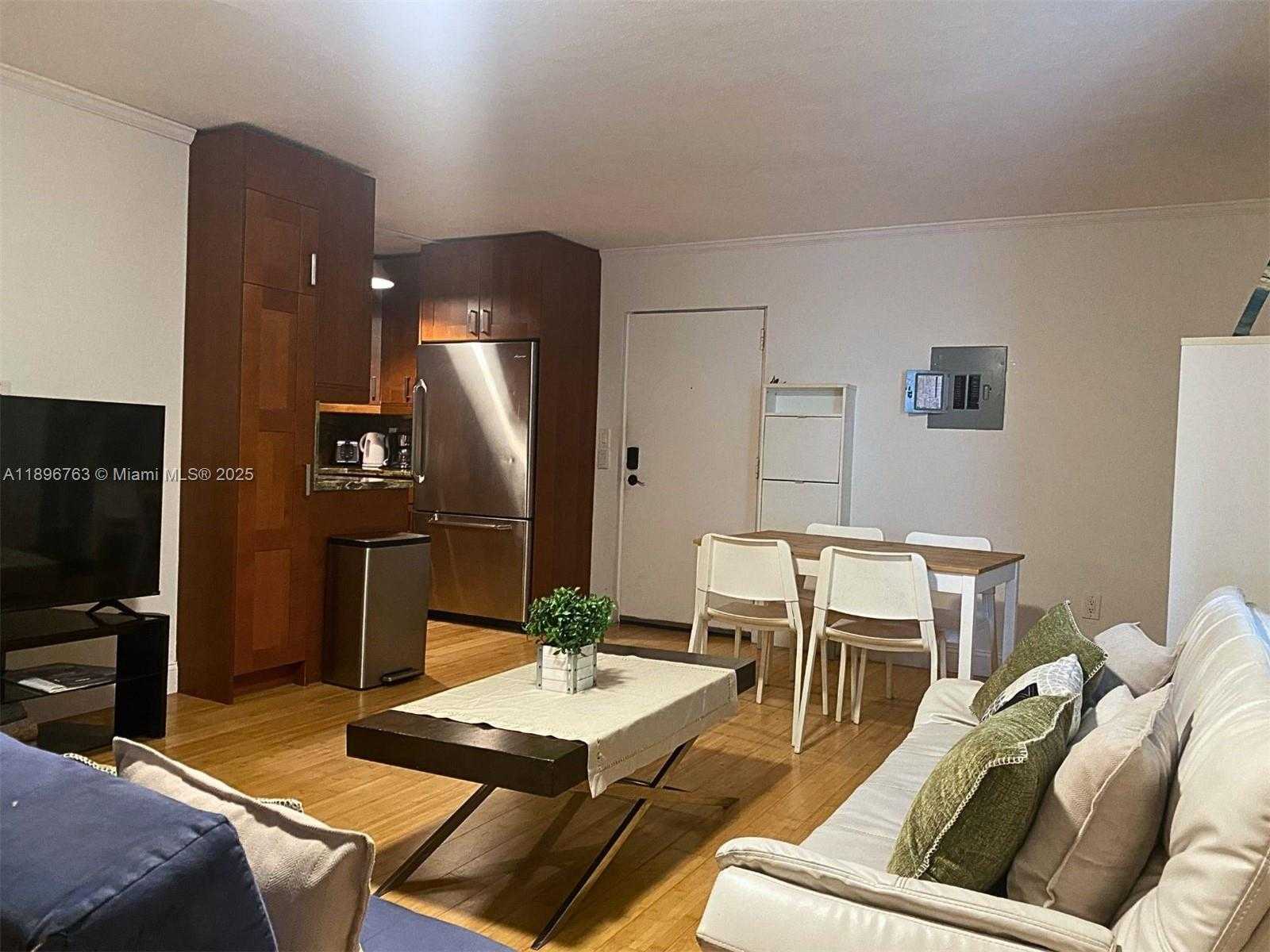 Small Image of 753 MICHIGAN AVE #2B, Miami Beach Number 7