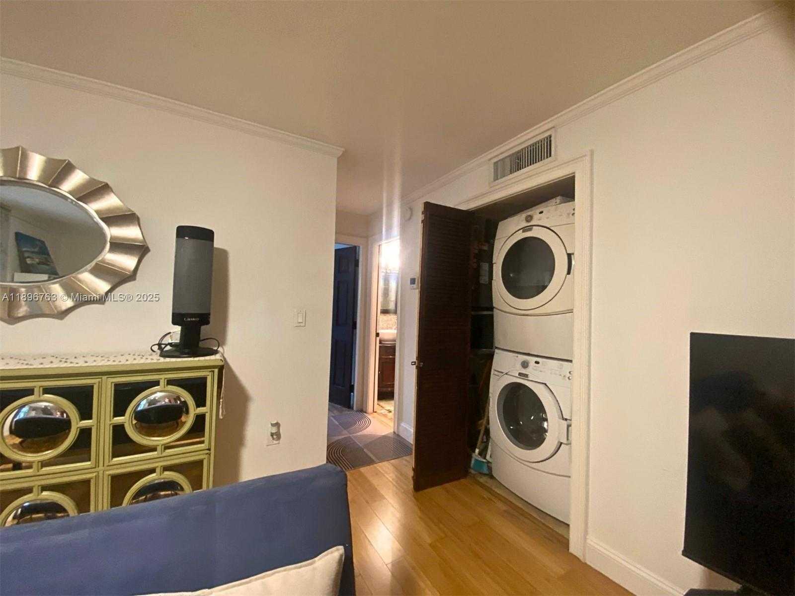 Small Image of 753 MICHIGAN AVE #2B, Miami Beach Number 8