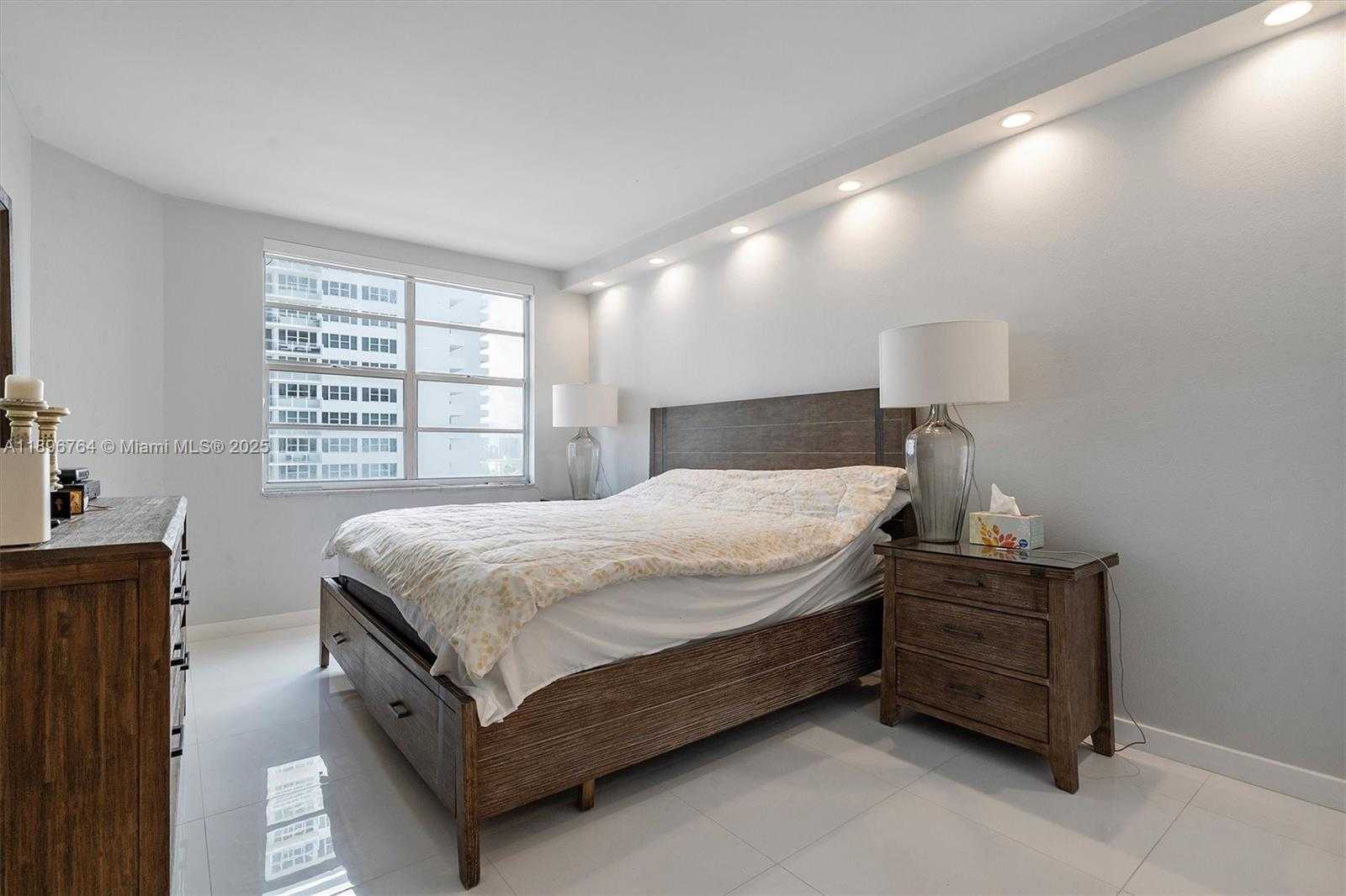 Small Image of 1980 SOUTH OCEAN DR #7C, Hallandale Beach Number 24