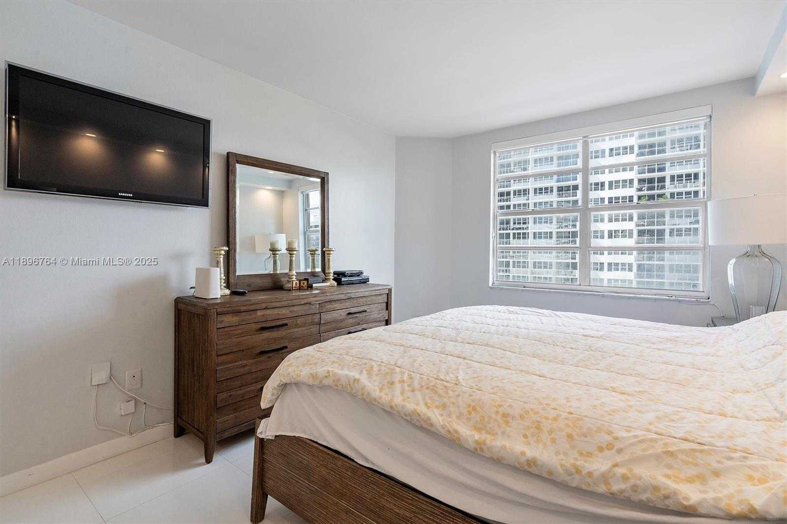 Small Image of 1980 SOUTH OCEAN DR #7C, Hallandale Beach Number 25