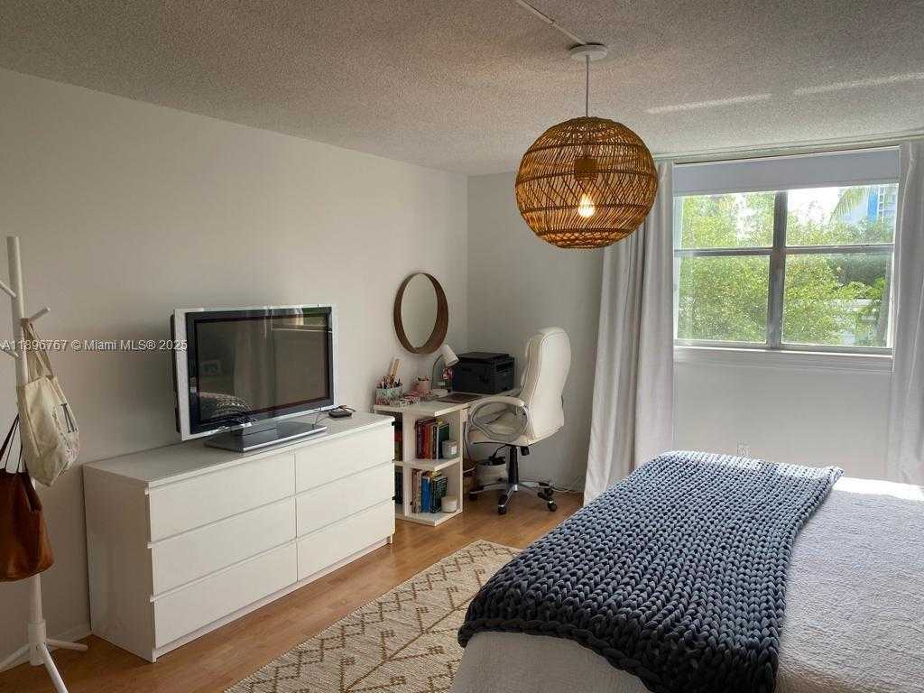 Small Image of 210 SEA VIEW DR #312, Key Biscayne Number 18