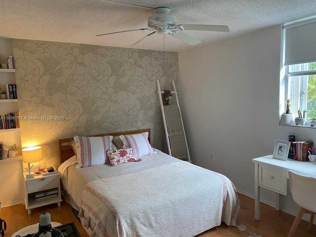 Small Image of 210 SEA VIEW DR #312, Key Biscayne Number 20