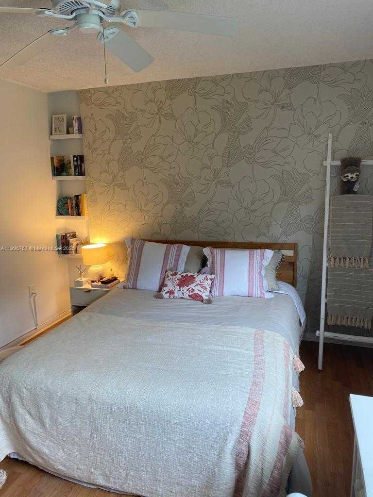 Small Image of 210 SEA VIEW DR #312, Key Biscayne Number 21