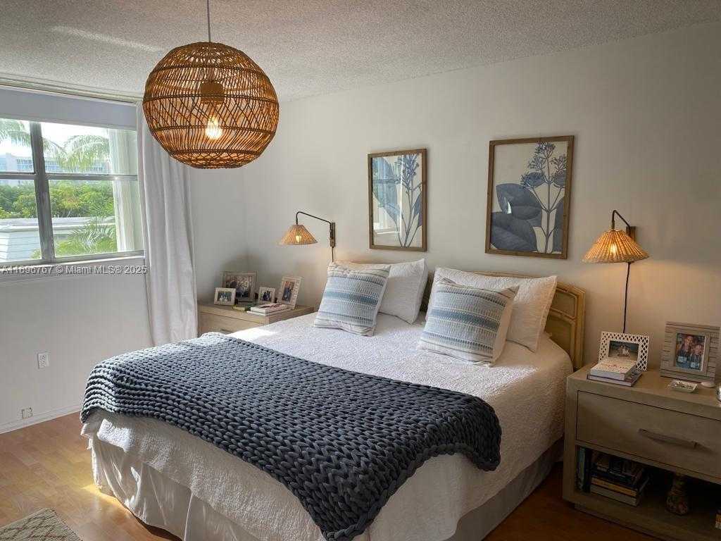 Small Image of 210 SEA VIEW DR #312, Key Biscayne Number 22