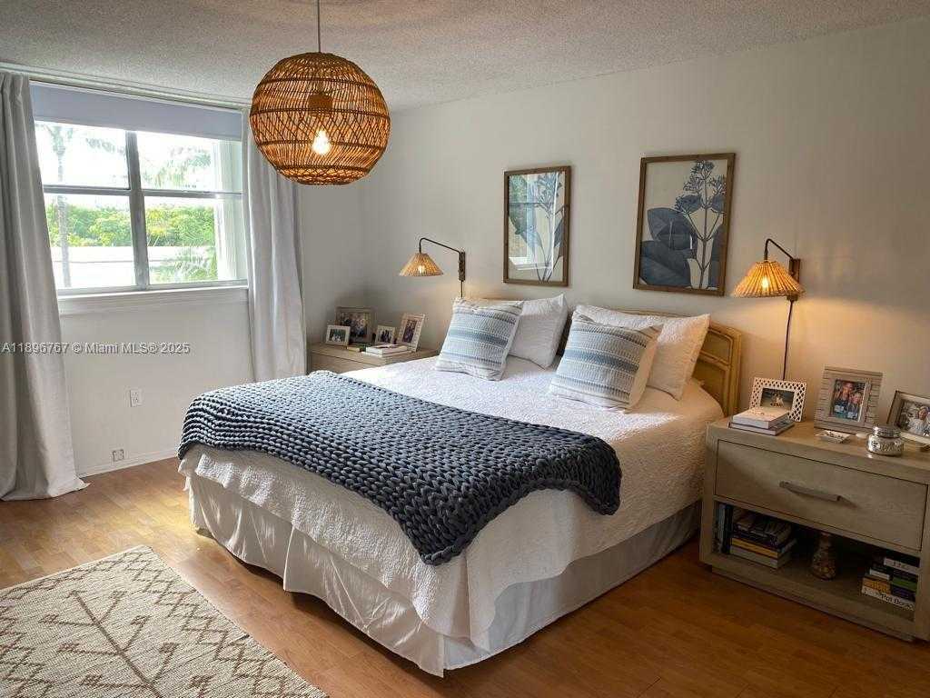 Small Image of 210 SEA VIEW DR #312, Key Biscayne Number 23