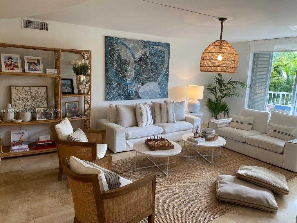 Small Image of 210 SEA VIEW DR #312, Key Biscayne Number 4