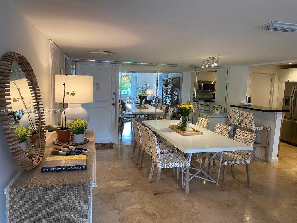 Small Image of 210 SEA VIEW DR #312, Key Biscayne Number 5