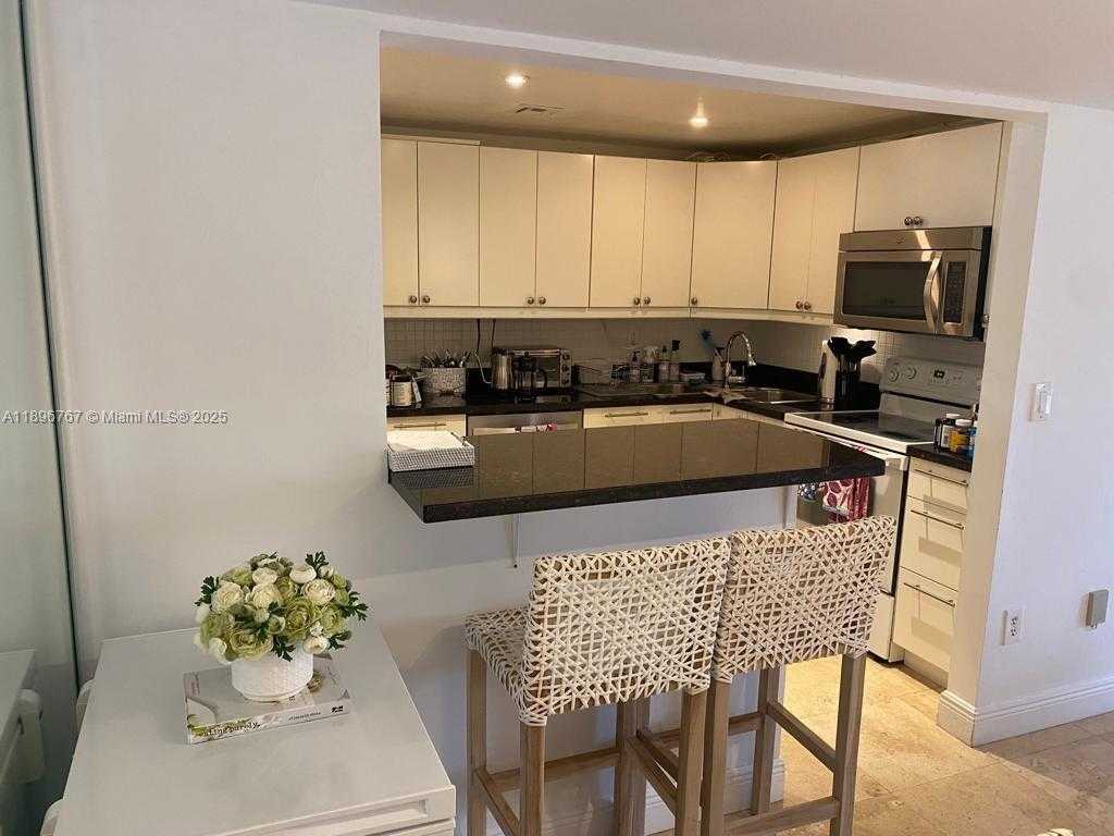 Small Image of 210 SEA VIEW DR #312, Key Biscayne Number 8