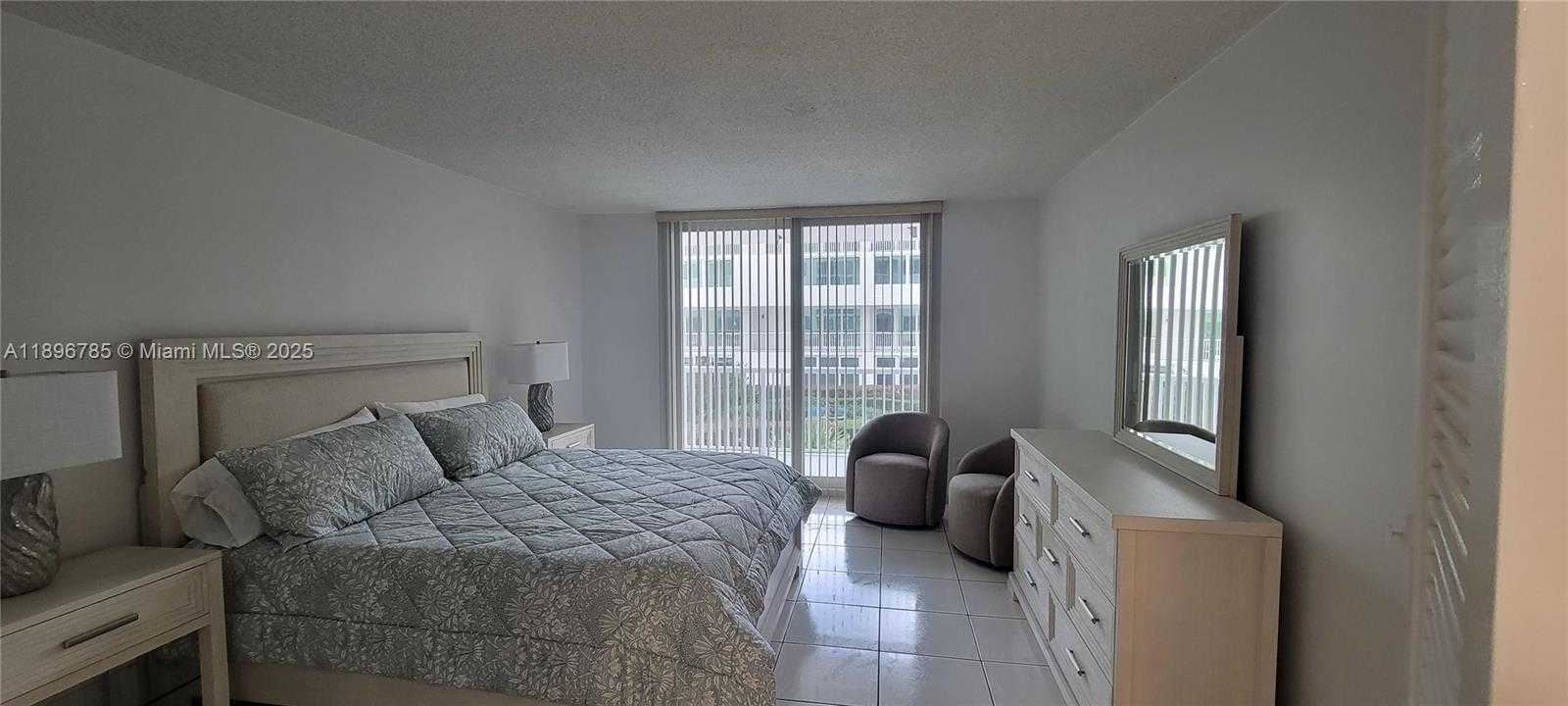 Small Image of 5401 COLLINS AVE #214, Miami Beach Number 10