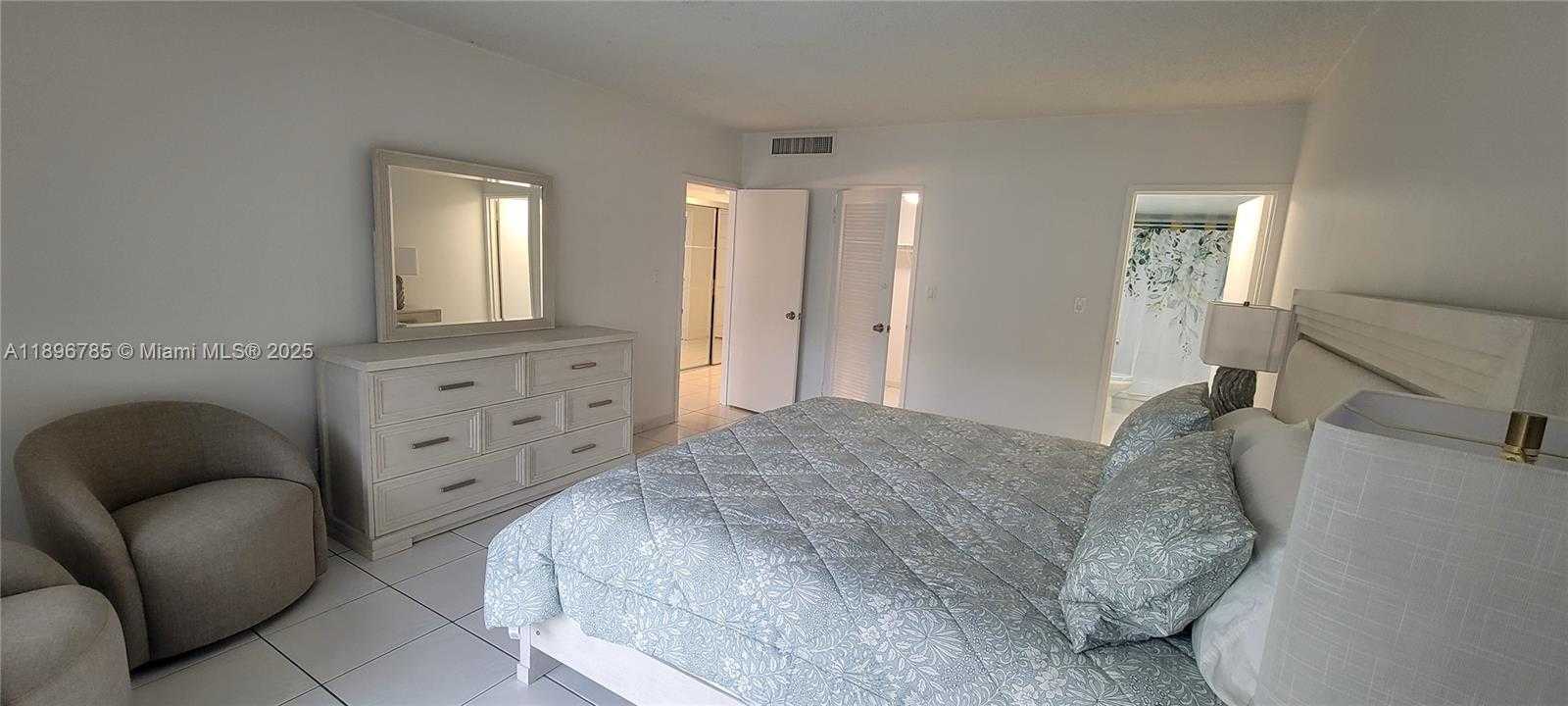 Small Image of 5401 COLLINS AVE #214, Miami Beach Number 12
