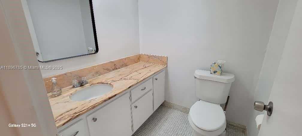 Small Image of 5401 COLLINS AVE #214, Miami Beach Number 16