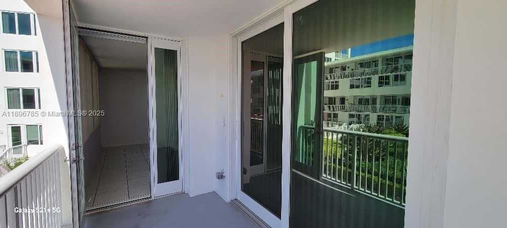 Small Image of 5401 COLLINS AVE #214, Miami Beach Number 19