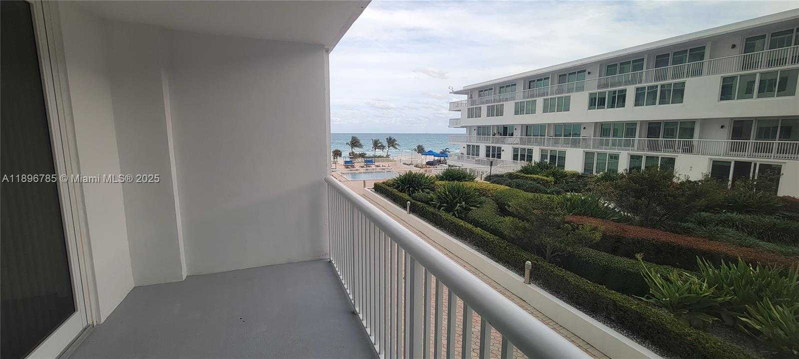 Small Image of 5401 COLLINS AVE #214, Miami Beach Number 20