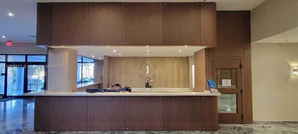 Small Image of 5401 COLLINS AVE #214, Miami Beach Number 3