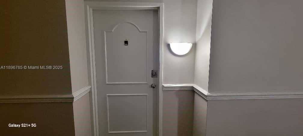 Small Image of 5401 COLLINS AVE #214, Miami Beach Number 5