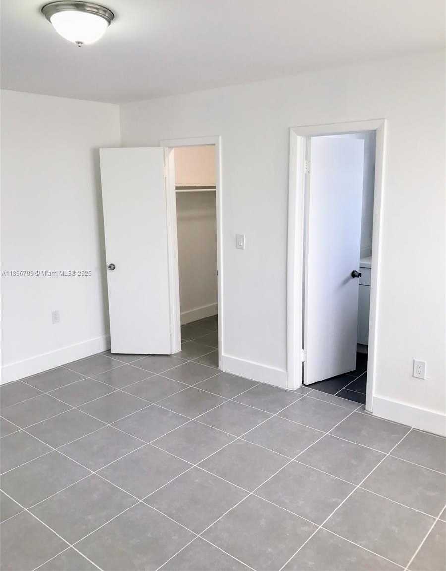 Small Image of 740 81ST ST #3, Miami Beach Number 10