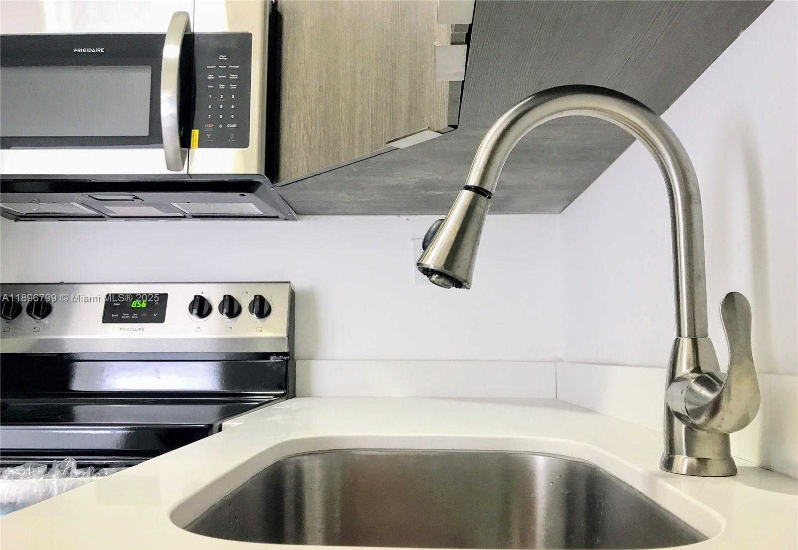 Small Image of 740 81ST ST #3, Miami Beach Number 2