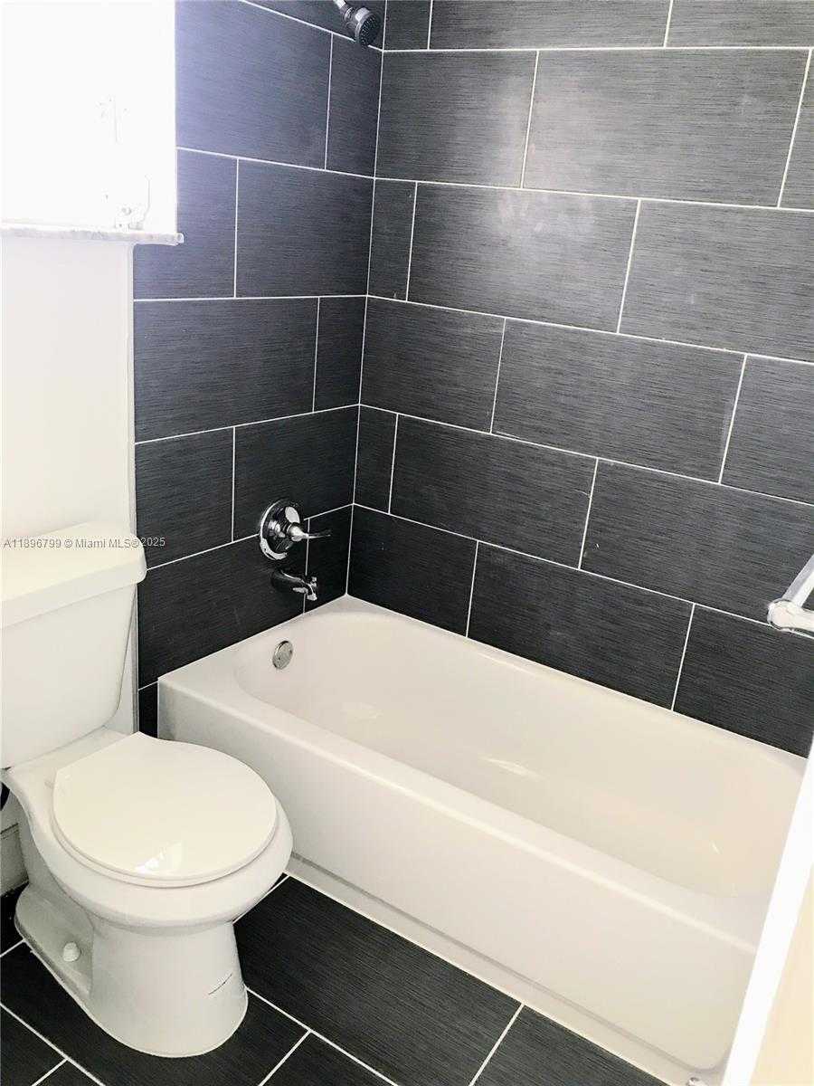 Small Image of 740 81ST ST #3, Miami Beach Number 7