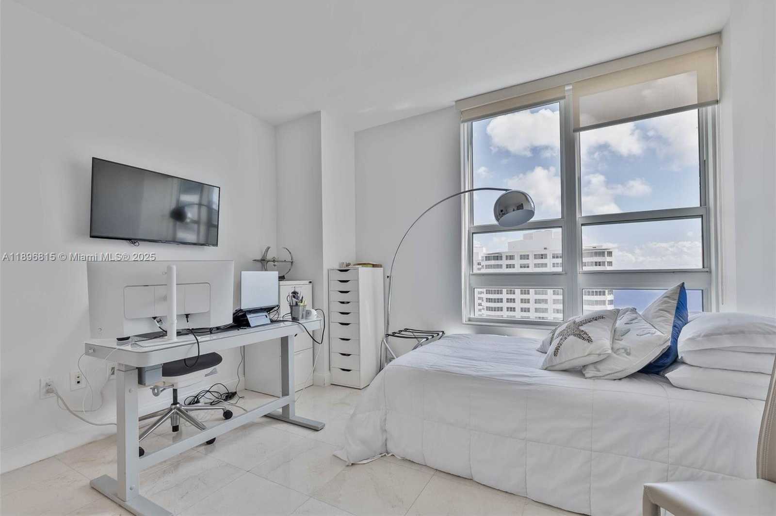 Small Image of 951 BRICKELL AVE #1606, Miami Number 11