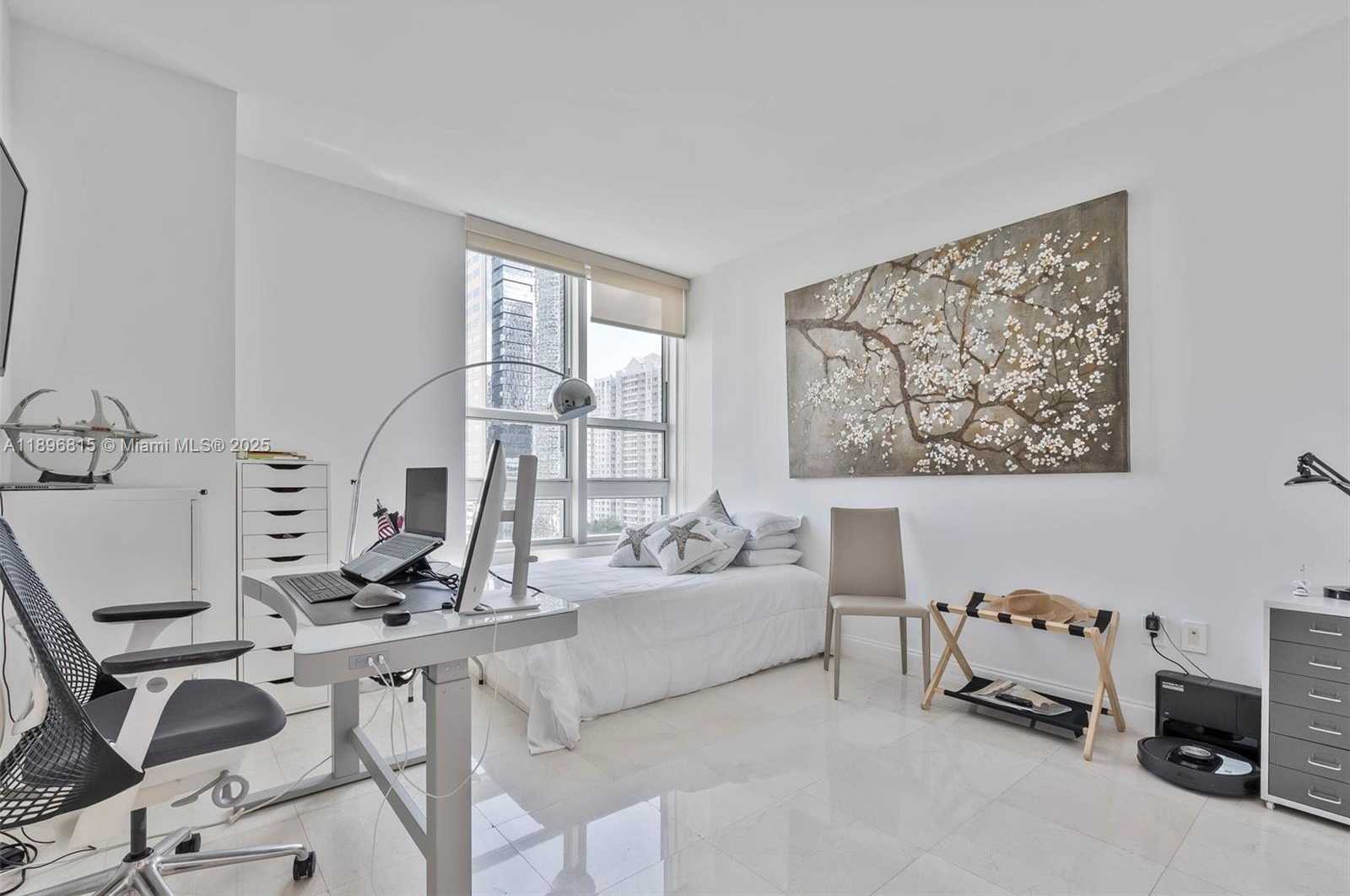 Small Image of 951 BRICKELL AVE #1606, Miami Number 12