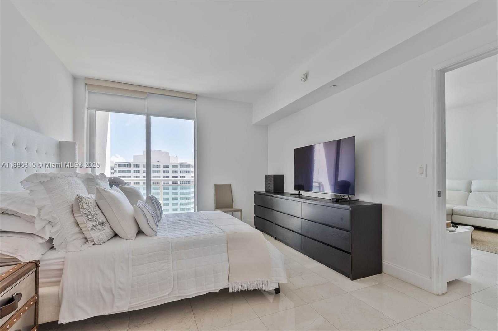 Small Image of 951 BRICKELL AVE #1606, Miami Number 13