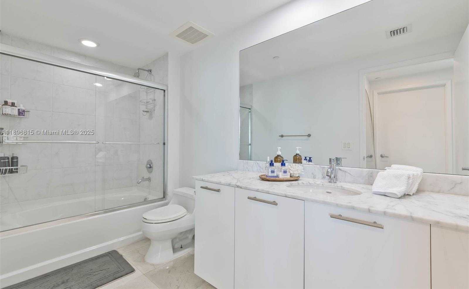 Small Image of 951 BRICKELL AVE #1606, Miami Number 17