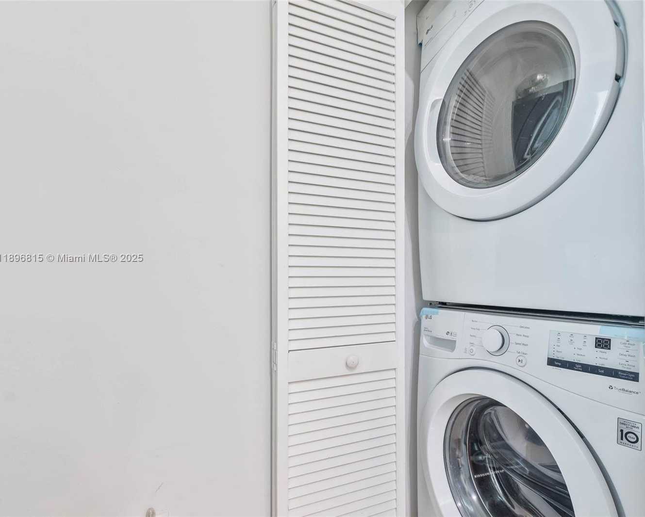 Small Image of 951 BRICKELL AVE #1606, Miami Number 22
