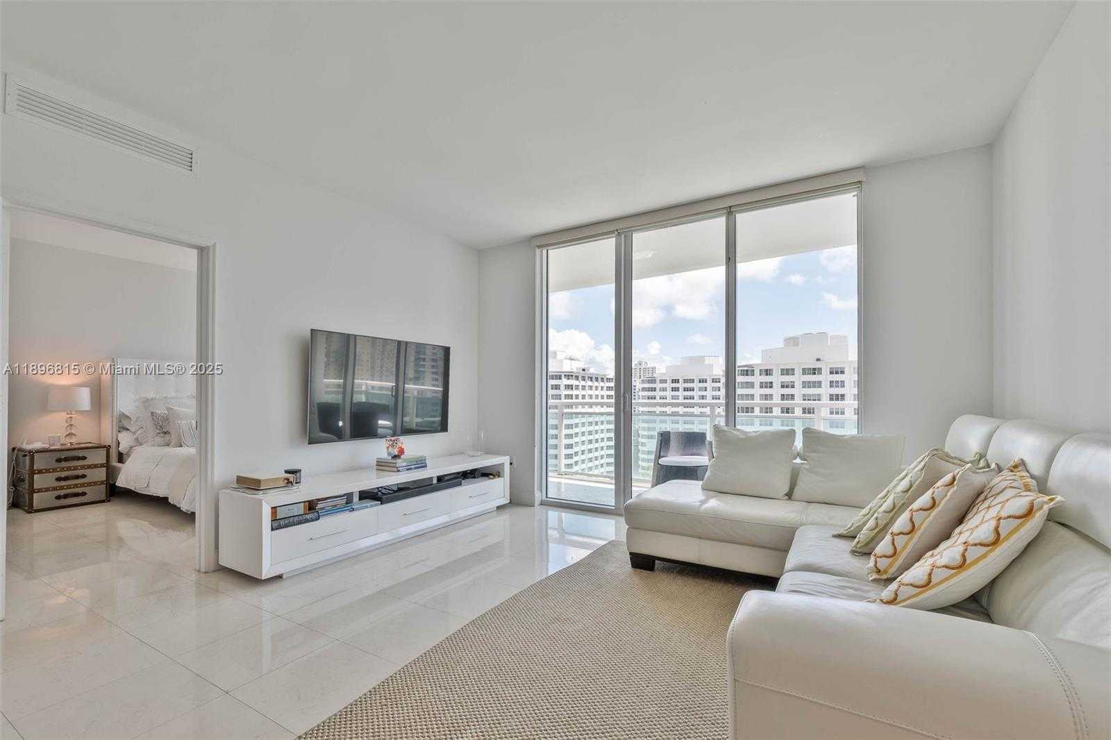 Small Image of 951 BRICKELL AVE #1606, Miami Number 5