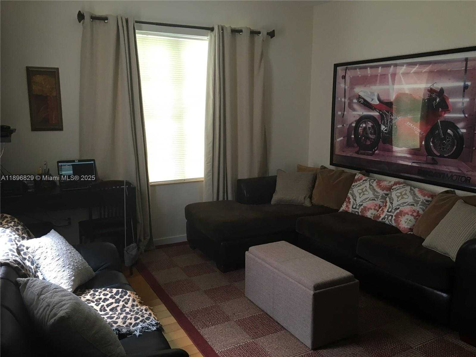 Small Image of 719 MERIDIAN AVE #7, Miami Beach Number 4
