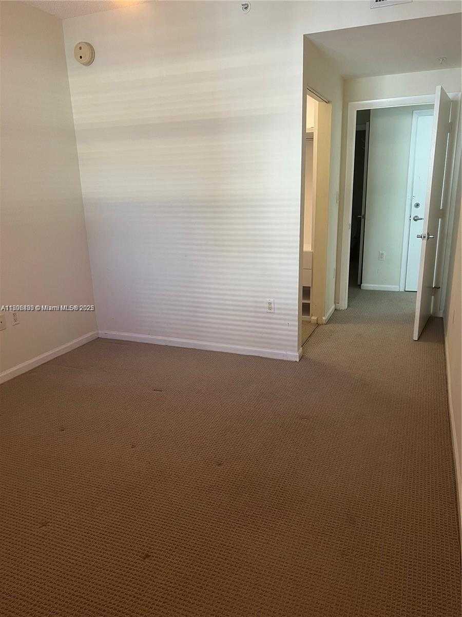 Small Image of 185 SOUTH EAST 14TH TER #1411, Miami Number 4