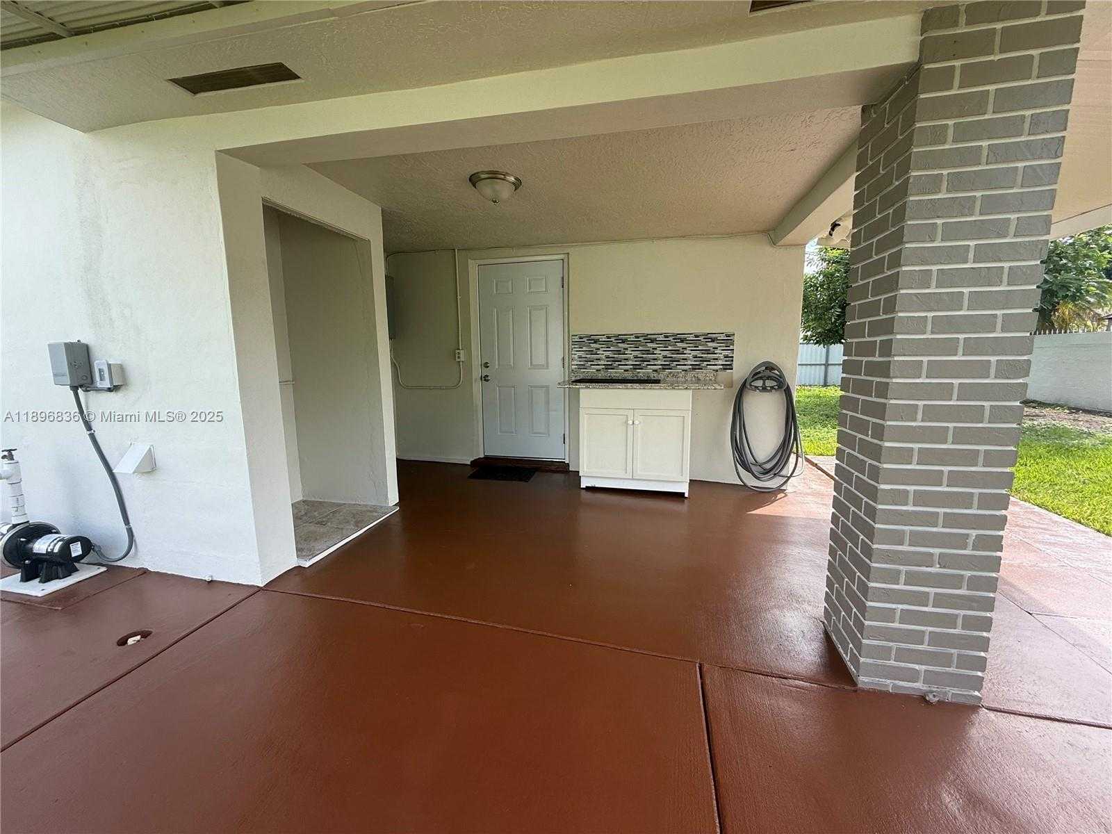 Small Image of 5730 NORTH WEST 112TH TER, Hialeah Number 12