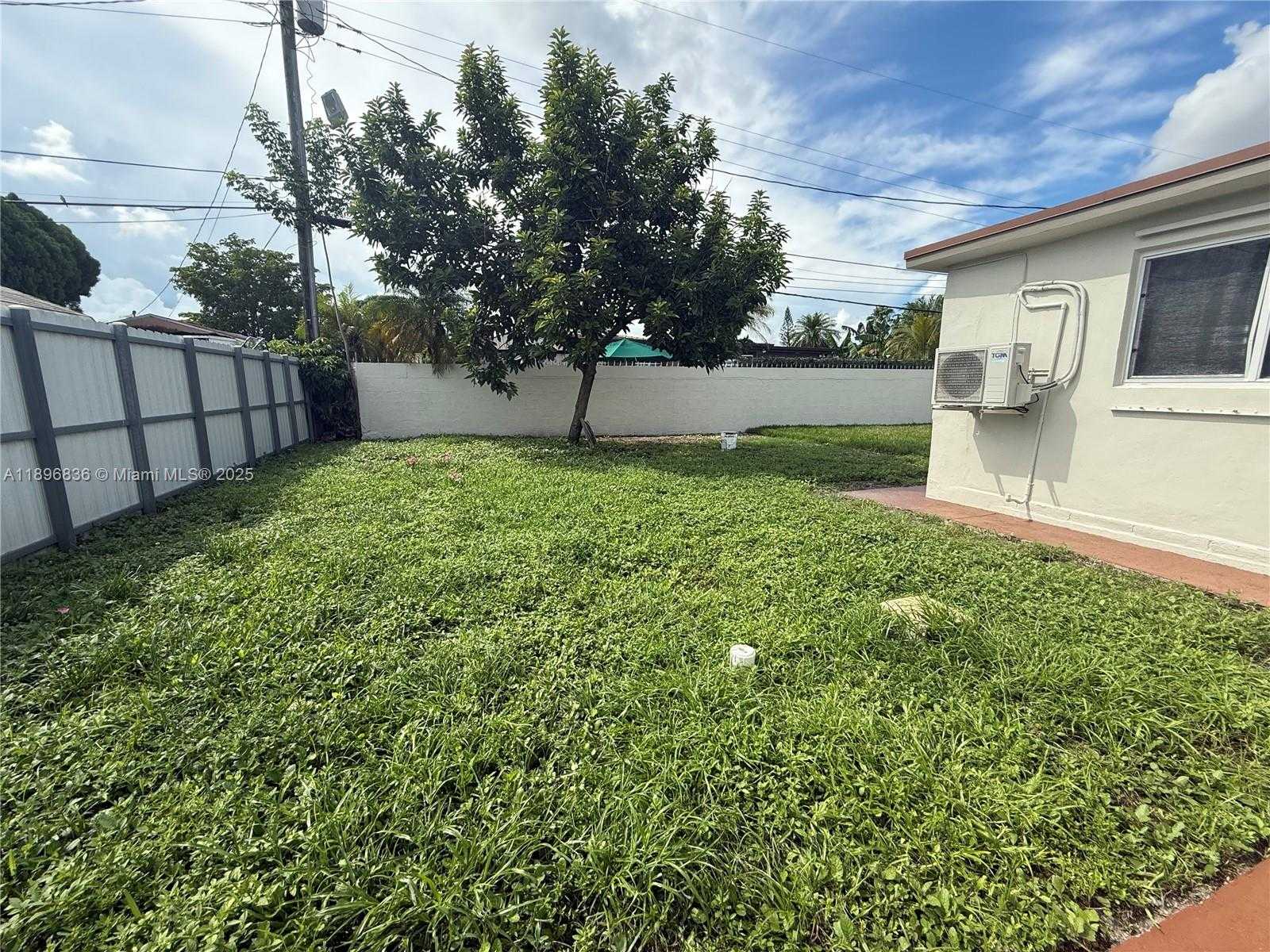 Small Image of 5730 NORTH WEST 112TH TER, Hialeah Number 13