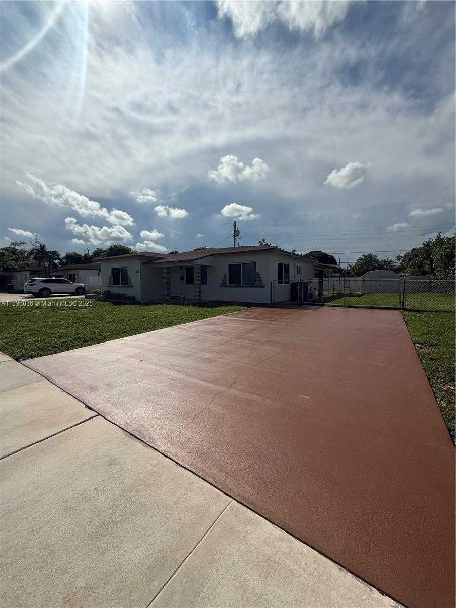 Small Image of 5730 NORTH WEST 112TH TER, Hialeah Number 15