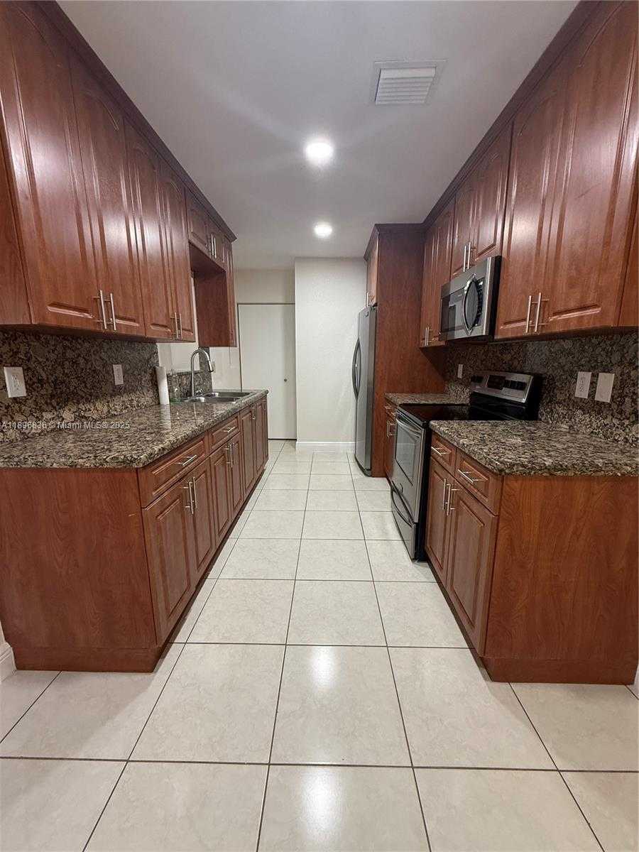 Small Image of 5730 NORTH WEST 112TH TER, Hialeah Number 8