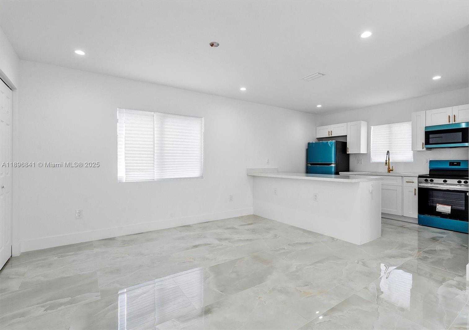 Small Image of 2924 NORTH WEST 58TH ST #2924, Miami Number 10