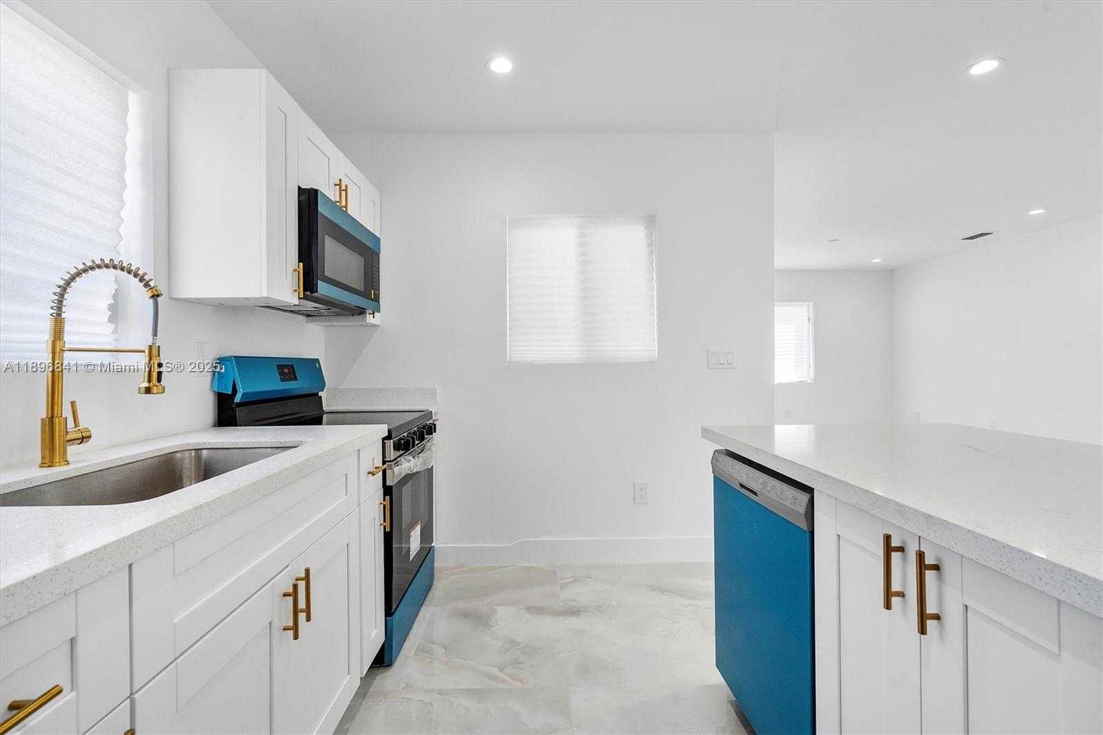 Small Image of 2924 NORTH WEST 58TH ST #2924, Miami Number 13