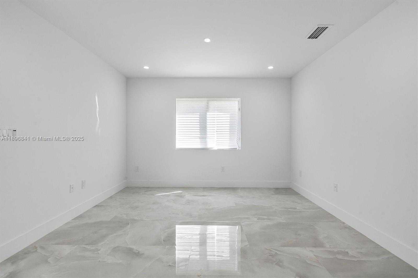 Small Image of 2924 NORTH WEST 58TH ST #2924, Miami Number 18