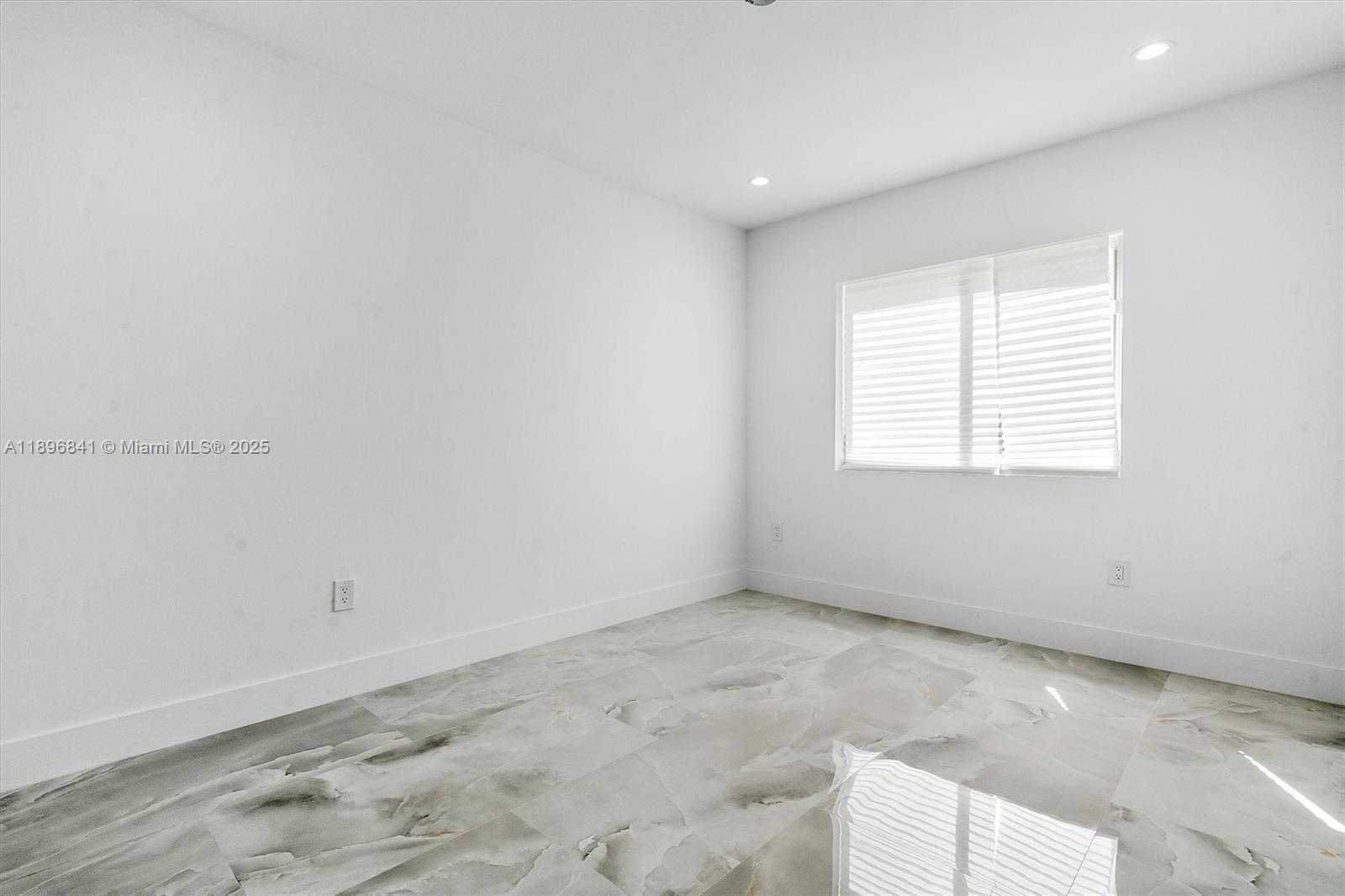 Small Image of 2924 NORTH WEST 58TH ST #2924, Miami Number 31