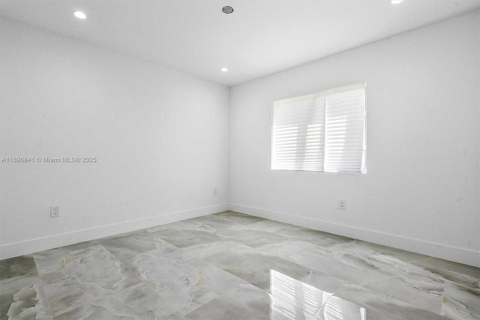 Small Image of 2924 NORTH WEST 58TH ST #2924, Miami Number 35