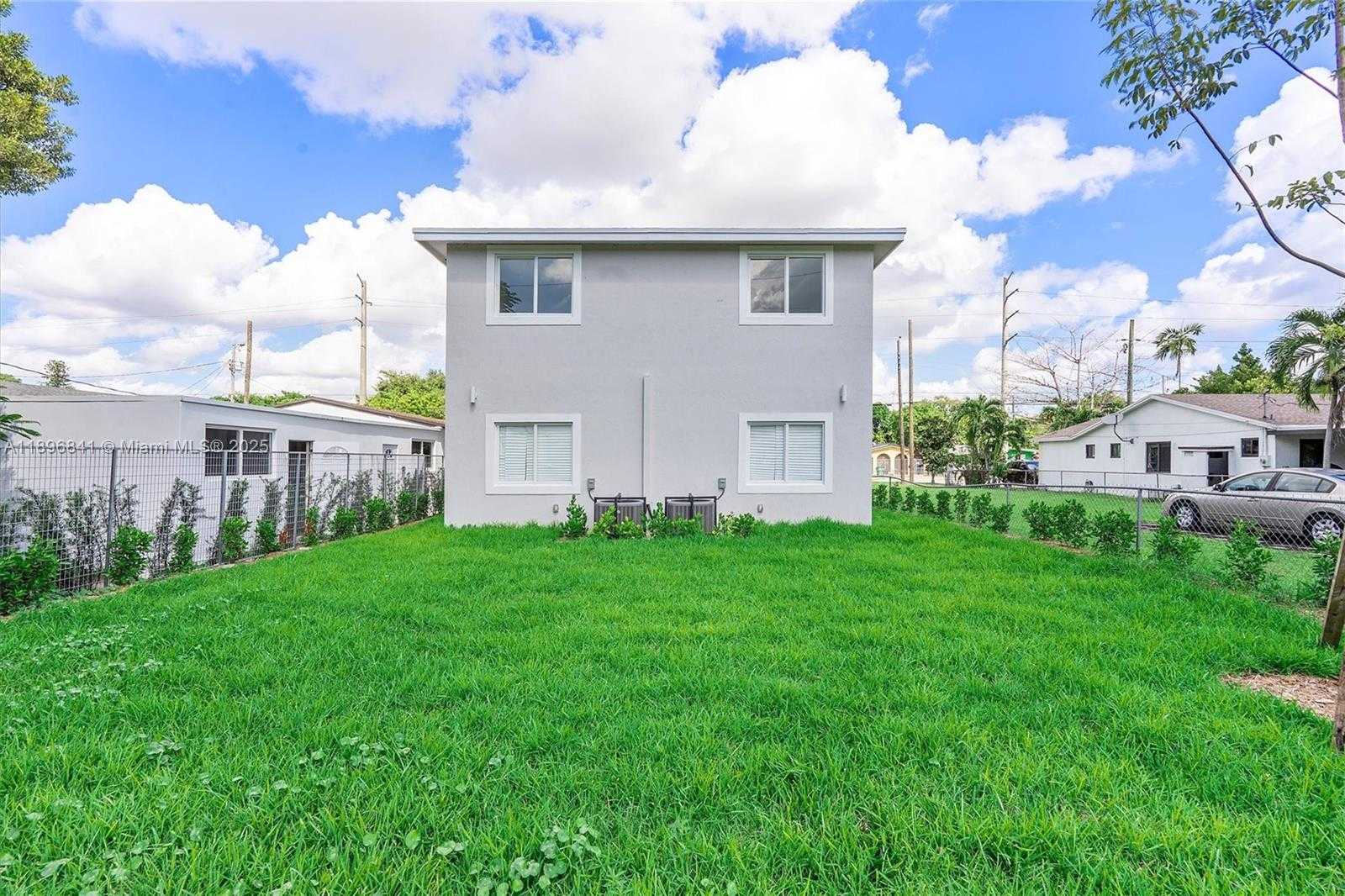 Small Image of 2924 NORTH WEST 58TH ST #2924, Miami Number 40