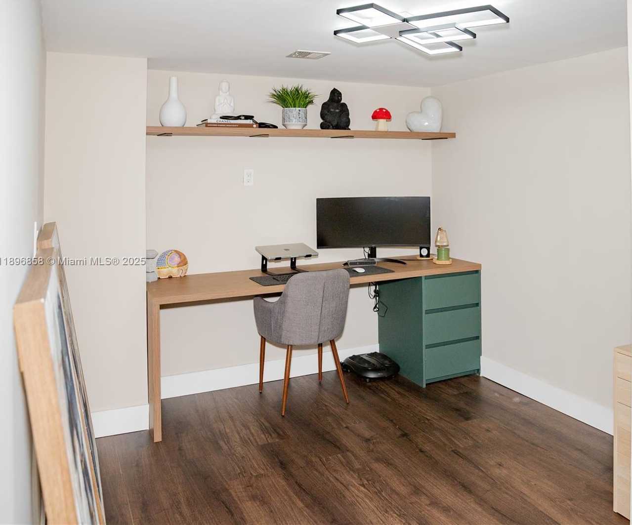 Small Image of 3375 NORTH COUNTRY CLUB DR #205, Aventura Number 21